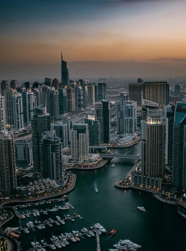 https://travellahith.com/