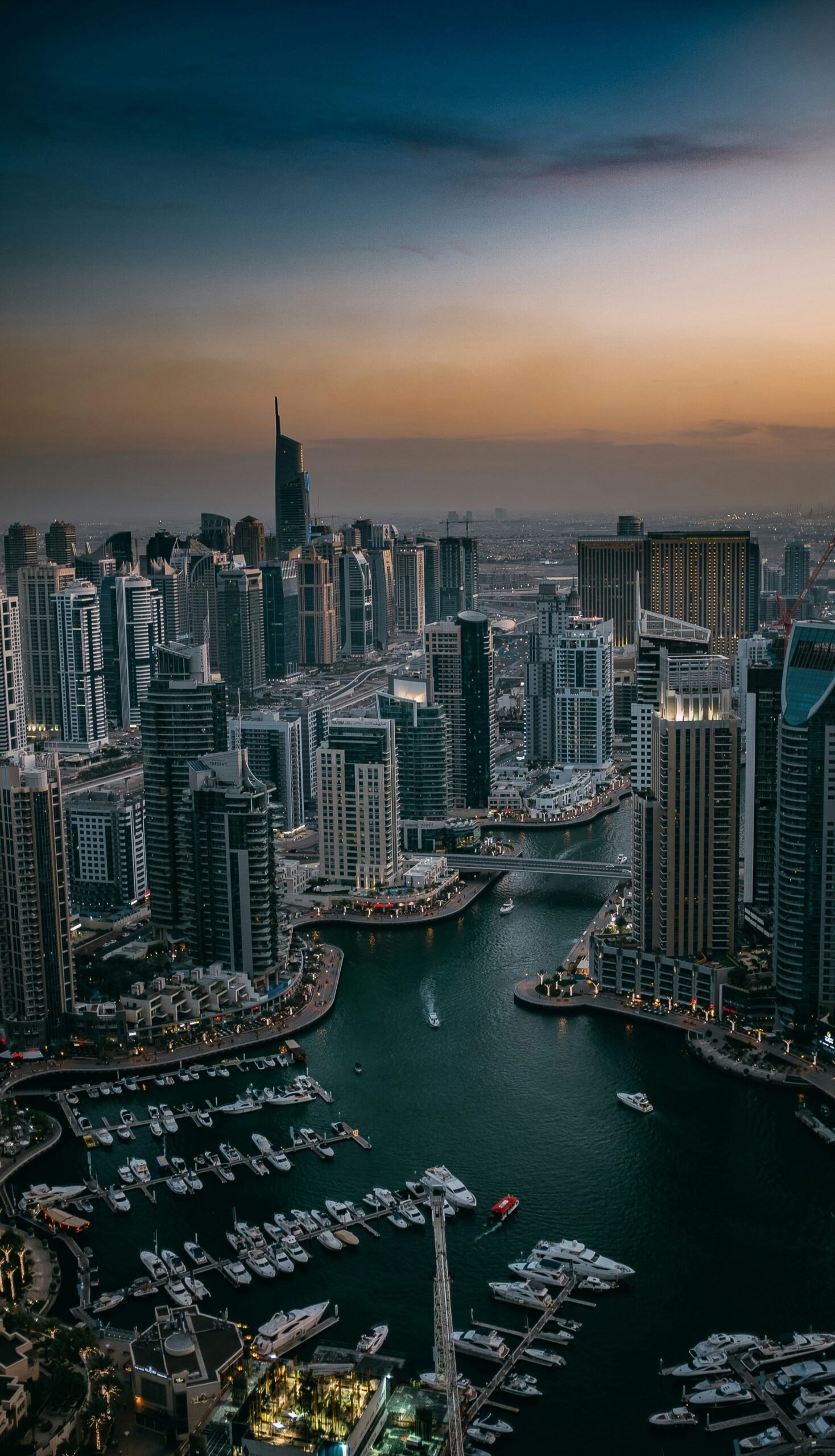 https://travellahith.com/
